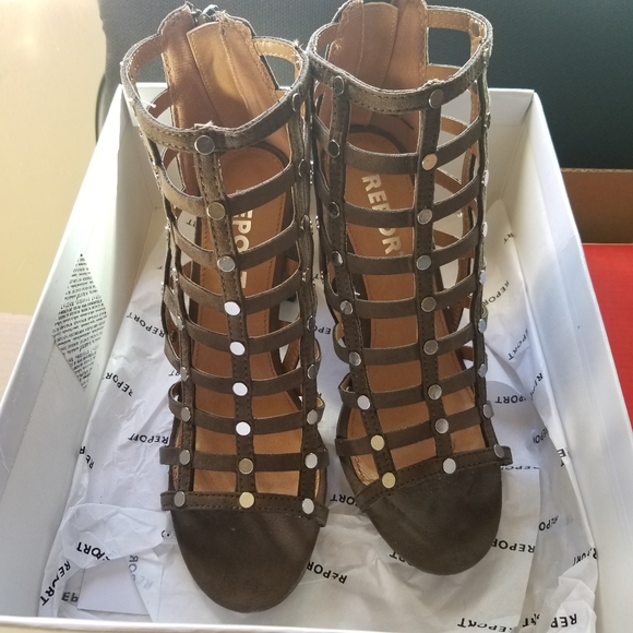 Shoes - Picture 3 of 8